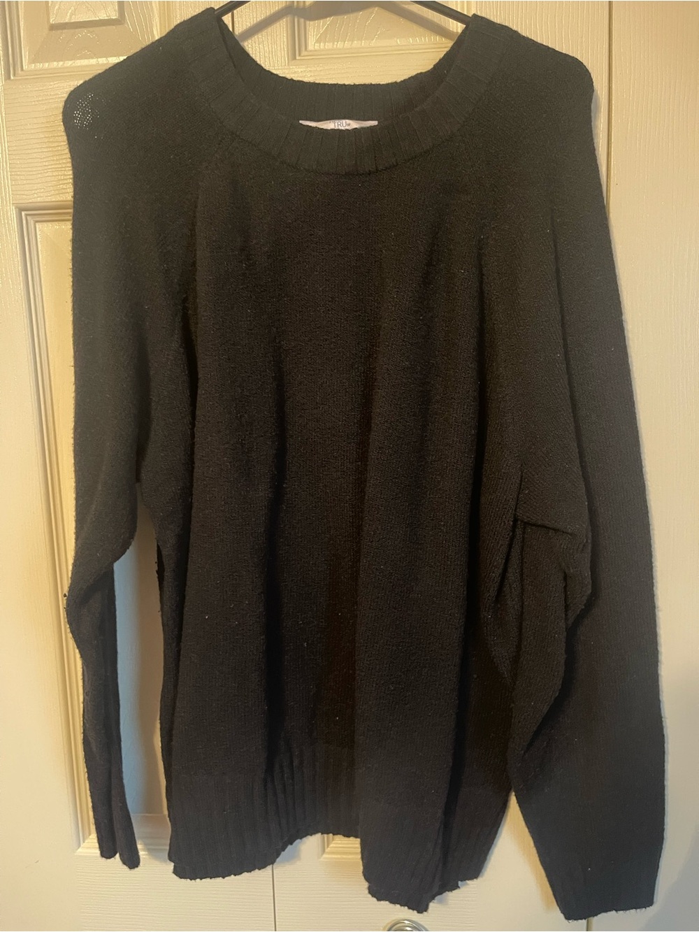Time and Tru Black Crewneck Sweater Pullover